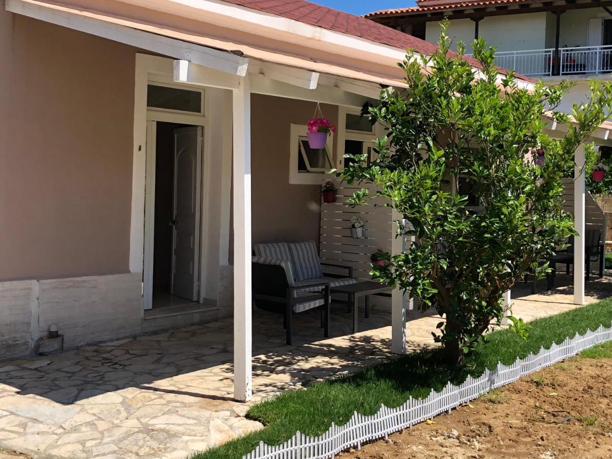 Petros Rooms & Apartments Lixouri Dış mekan fotoğraf